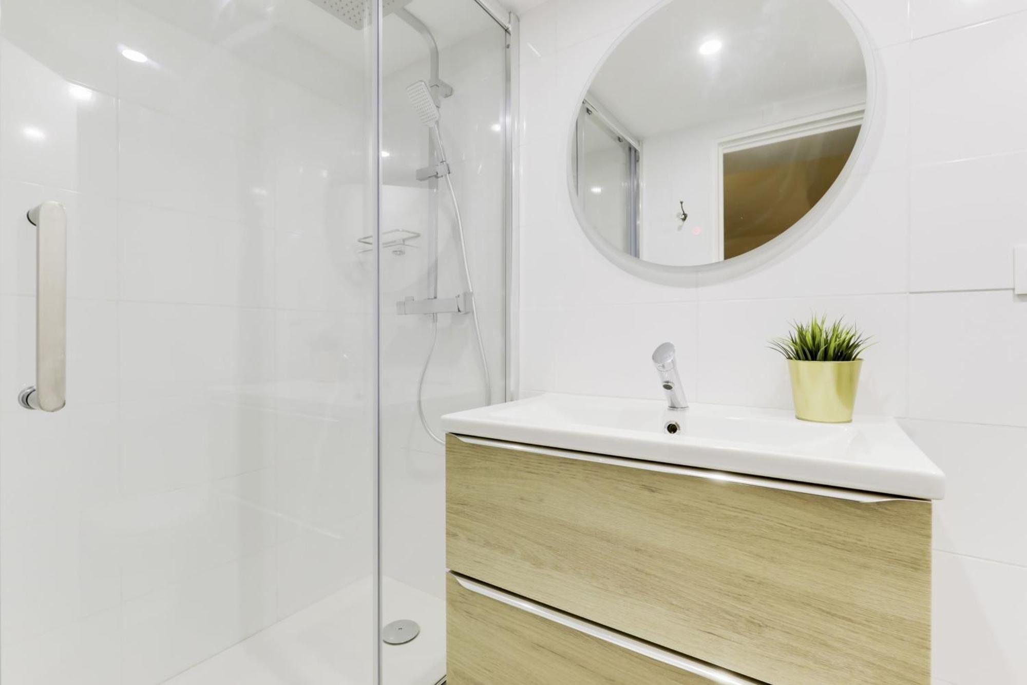 Nice Apartment Renovated And Bright Street Side ปารีส ภายนอก รูปภาพ